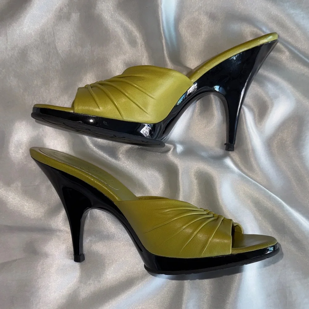 CHANEL CC Olive Green Calfskin Heeled Mules Rare Vintage - Picture 4 of 6